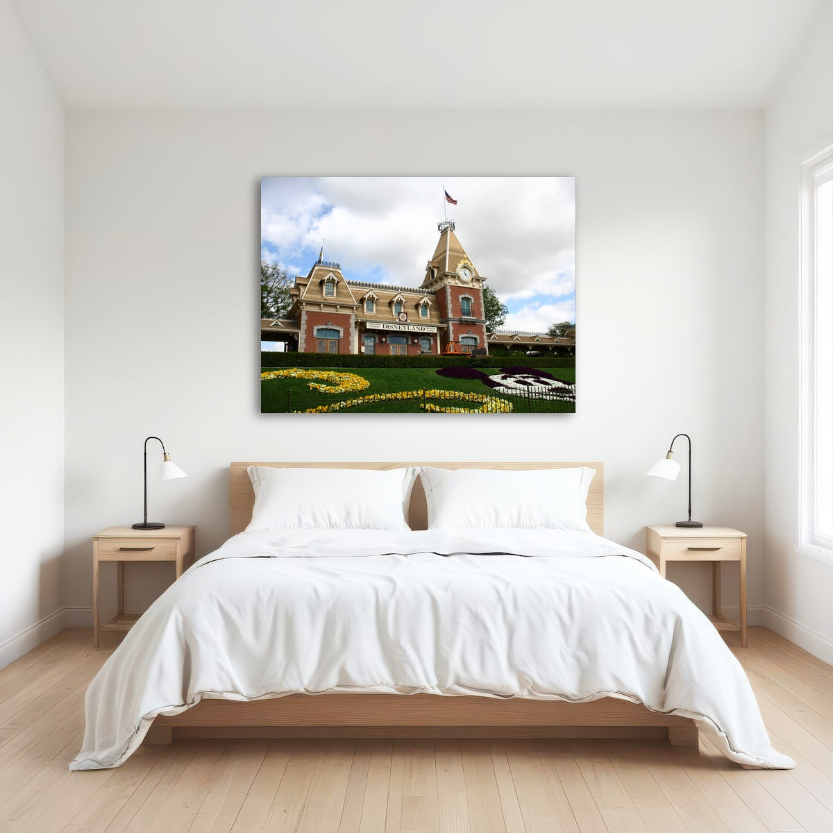 AUTO-MOCKUP ROOM | Disneyland Train Station