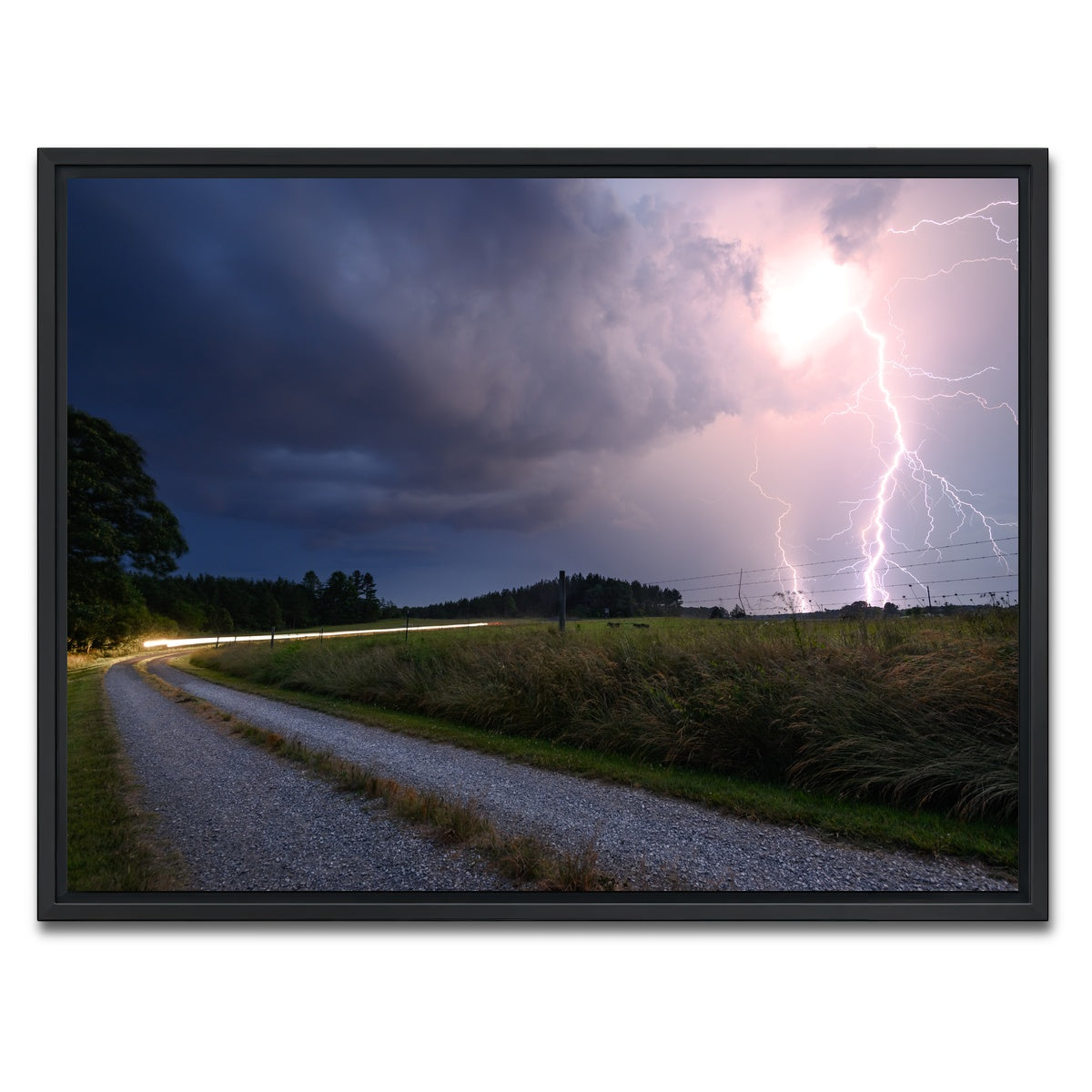 AUTO-MOCKUP WHITE | Purple Strike | 1 Piece | Black Framed Canvas | group=4x3