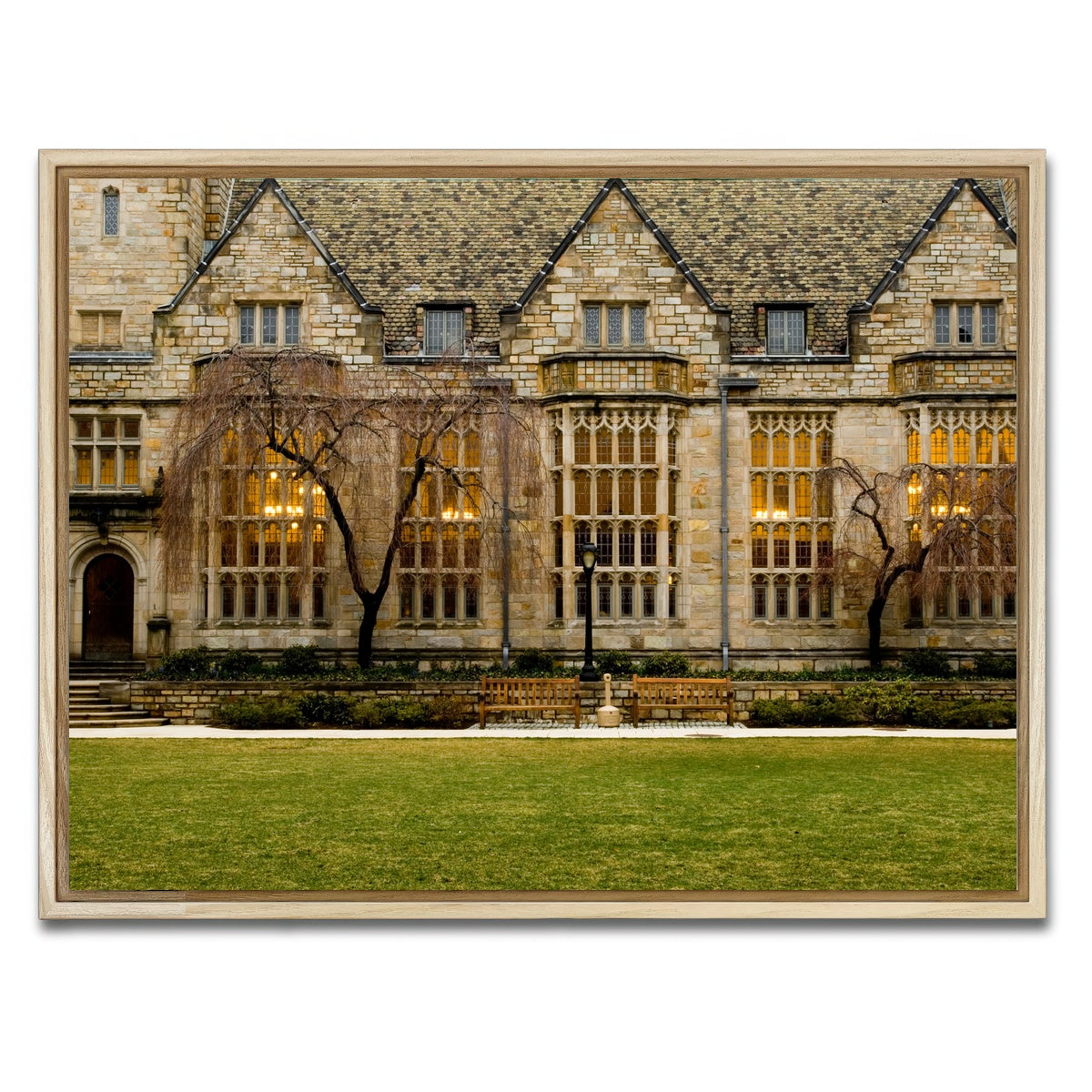 AUTO-MOCKUP WHITE | Yale University | 1 Piece | Natural Framed Canvas | group=4x3
