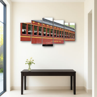 AUTO-MOCKUP ROOM | Historic railroad car