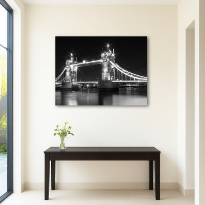 AUTO-MOCKUP ROOM | LONDON Tower Bridge at Night