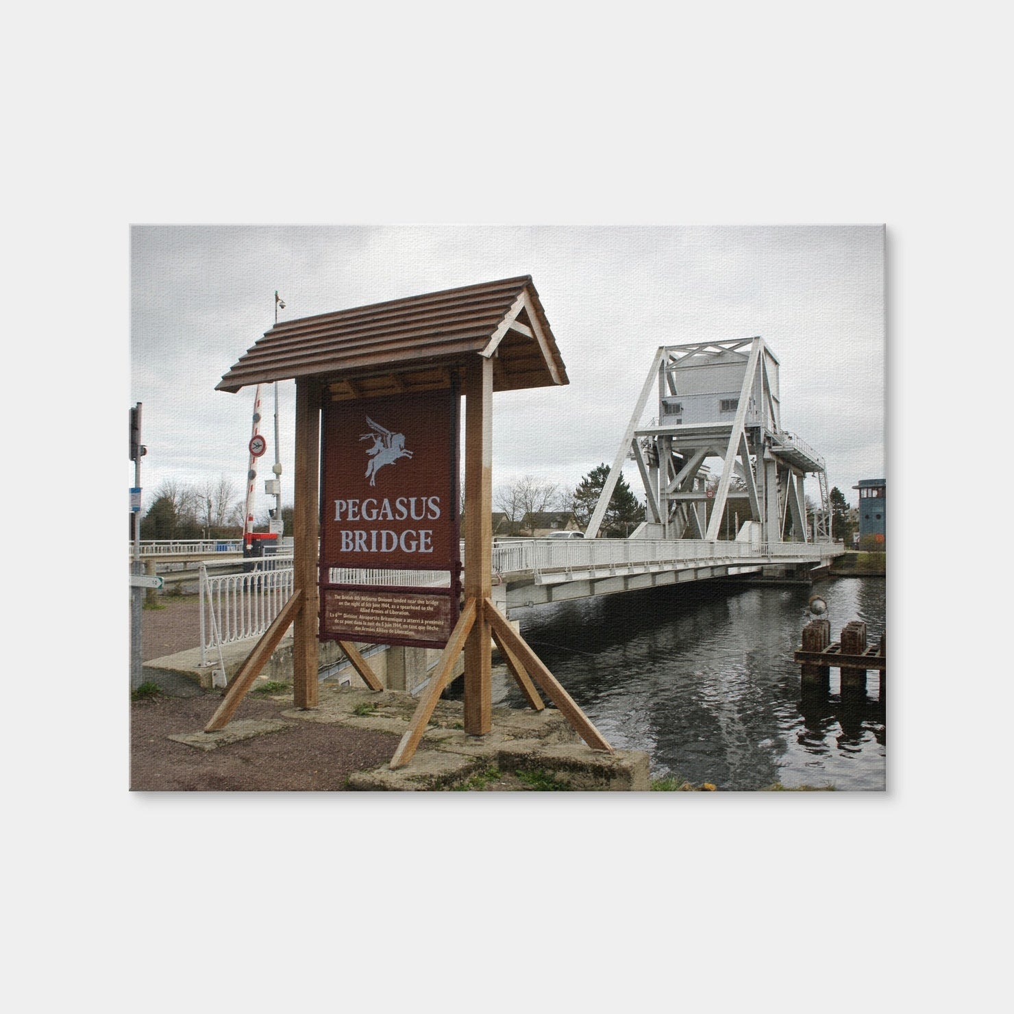 AUTO-MOCKUP WHITE | Pegasus Bridge | 1 Piece | Gallery Wrap Canvas | group=4x3