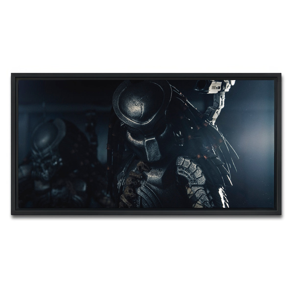 AUTO-MOCKUP WHITE | Predator in the Shadows | 1 Piece | Black Framed Canvas | group=2x1