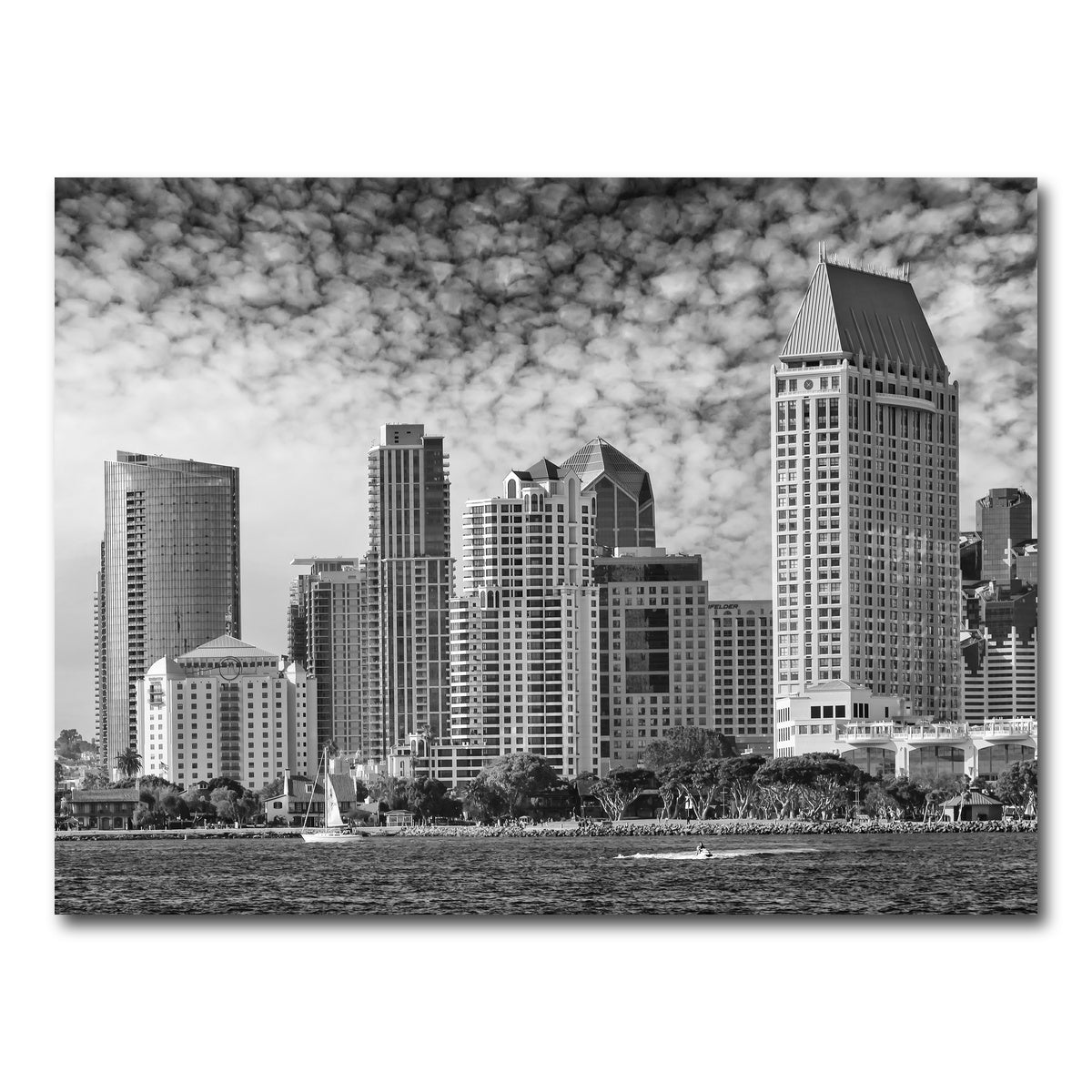 AUTO-MOCKUP WHITE | SAN DIEGO Monochrome Skyline | 1 Piece | Gallery Wrap Canvas | group=4x3