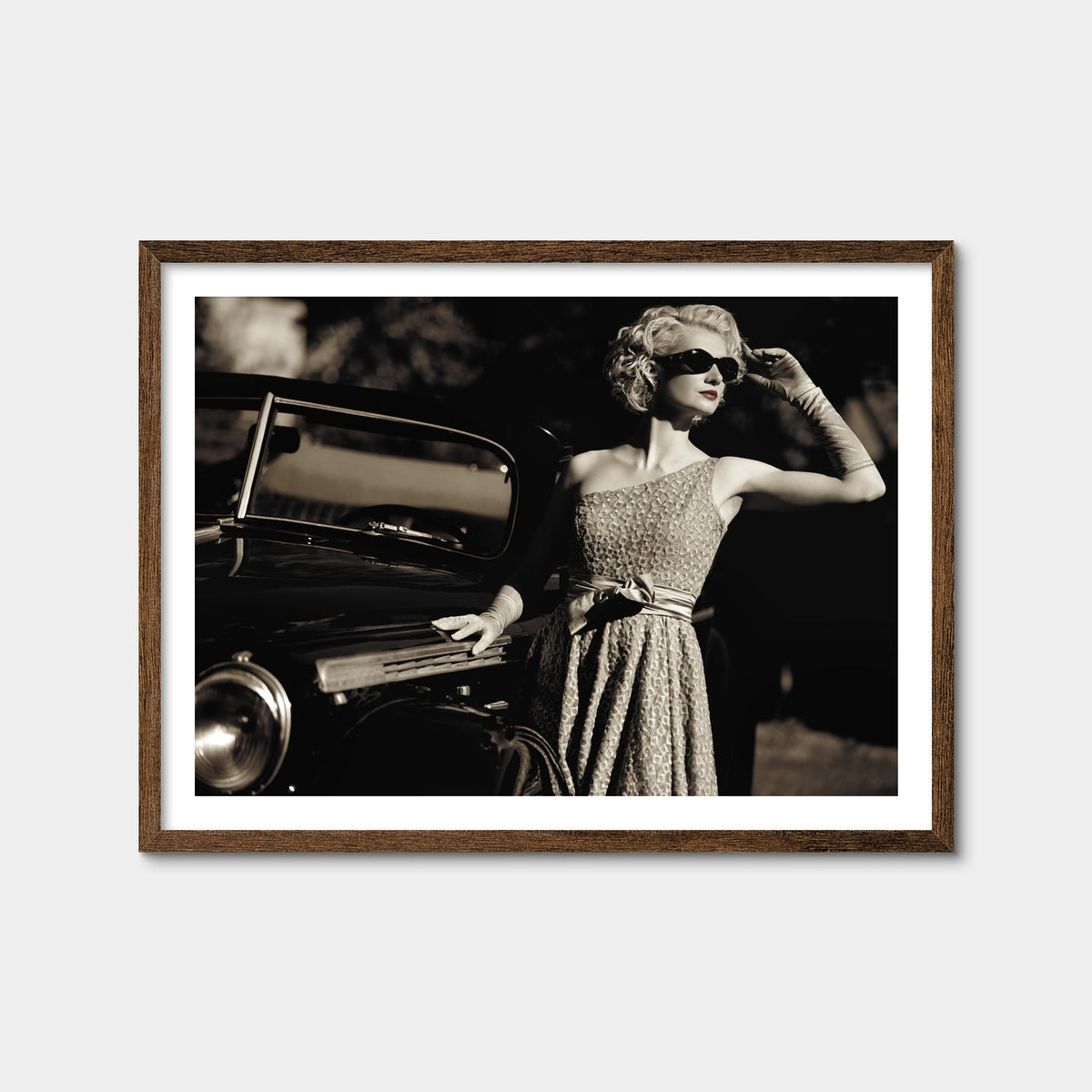 AUTO-MOCKUP WHITE | Woman and Retro Car | 1 Piece | Walnut Framed Print | group=4x3