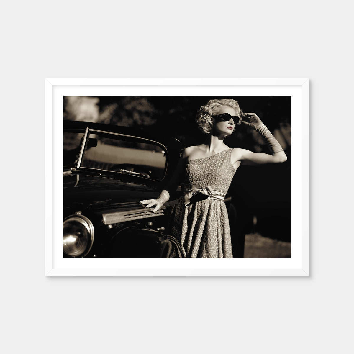 AUTO-MOCKUP WHITE | Woman and Retro Car | 1 Piece | White Framed Print | group=4x3
